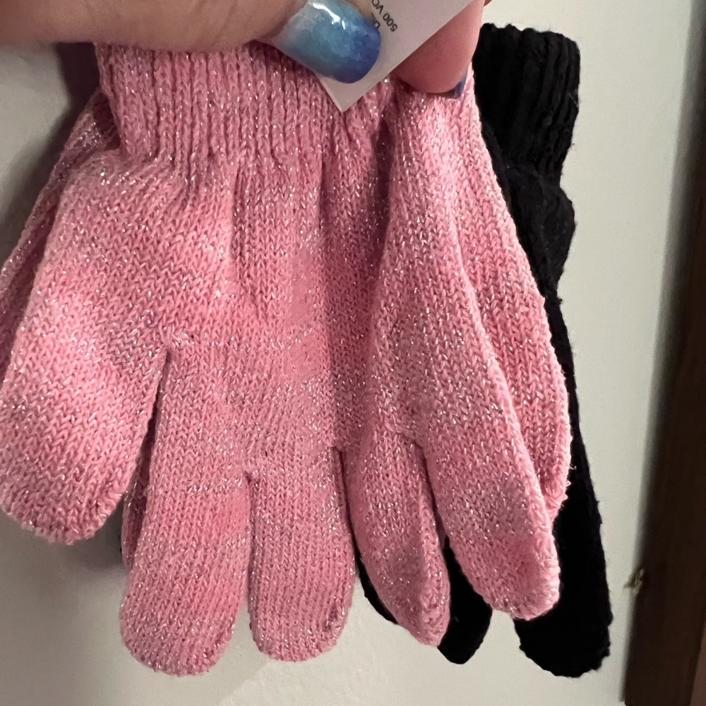 2pair Kids gloves NWT stretchy Pink and Black colors